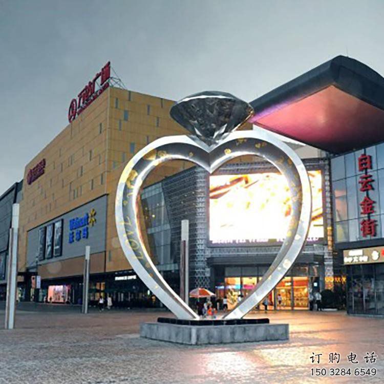 鉆戒雕塑 鏤空街道擺件 抽象不銹鋼鉆戒雕塑廠家