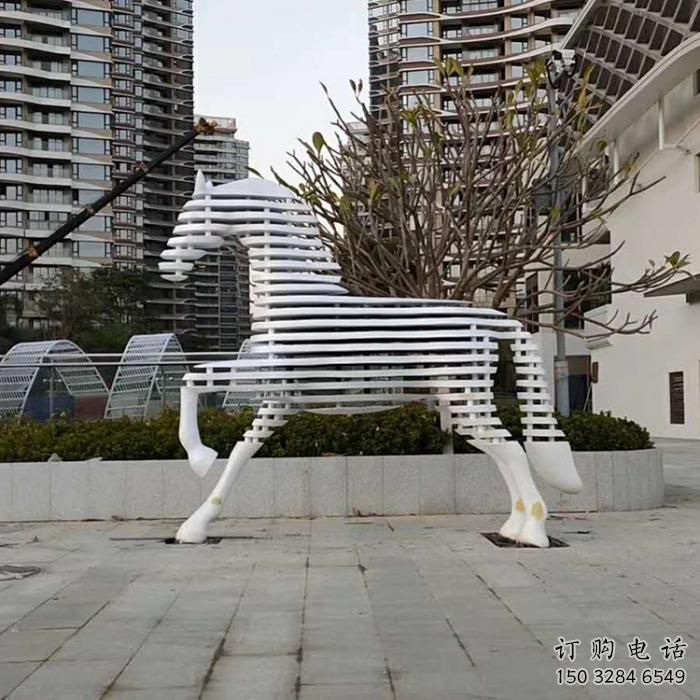 鋼管斑馬雕塑廠家 現代創意擺件 公園噴漆斑馬雕塑