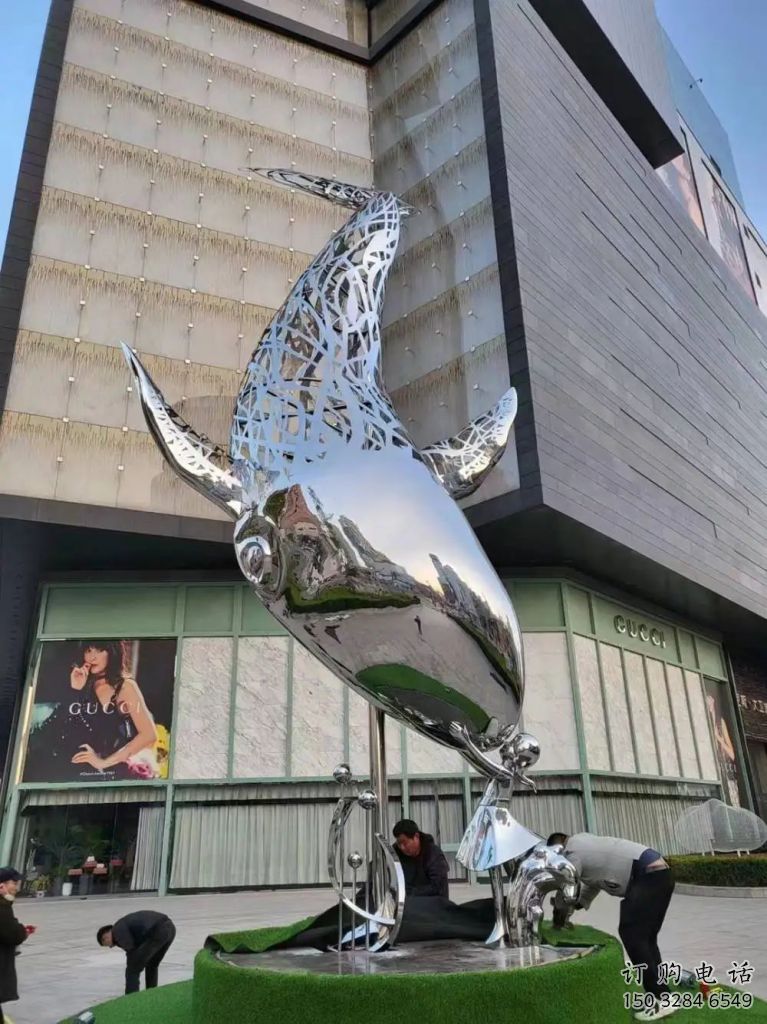 賓館金魚雕塑廠家 歐式仿真小品 戶外鏡面金魚雕塑