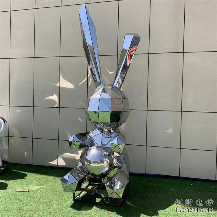 幾何兔子雕塑廠家 卡通鏡面小品 游樂場異形兔子雕塑