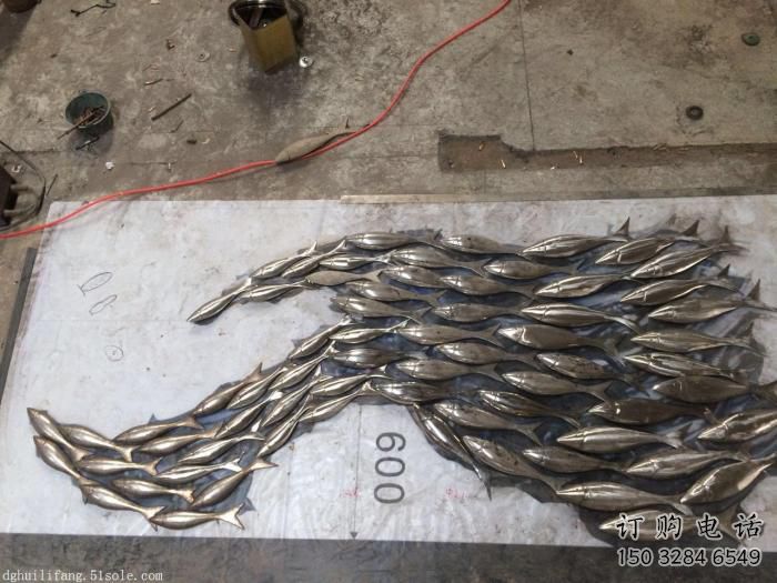 抽象麥穗魚雕塑廠家 創意村口小品 戶外鏡面麥穗魚雕塑