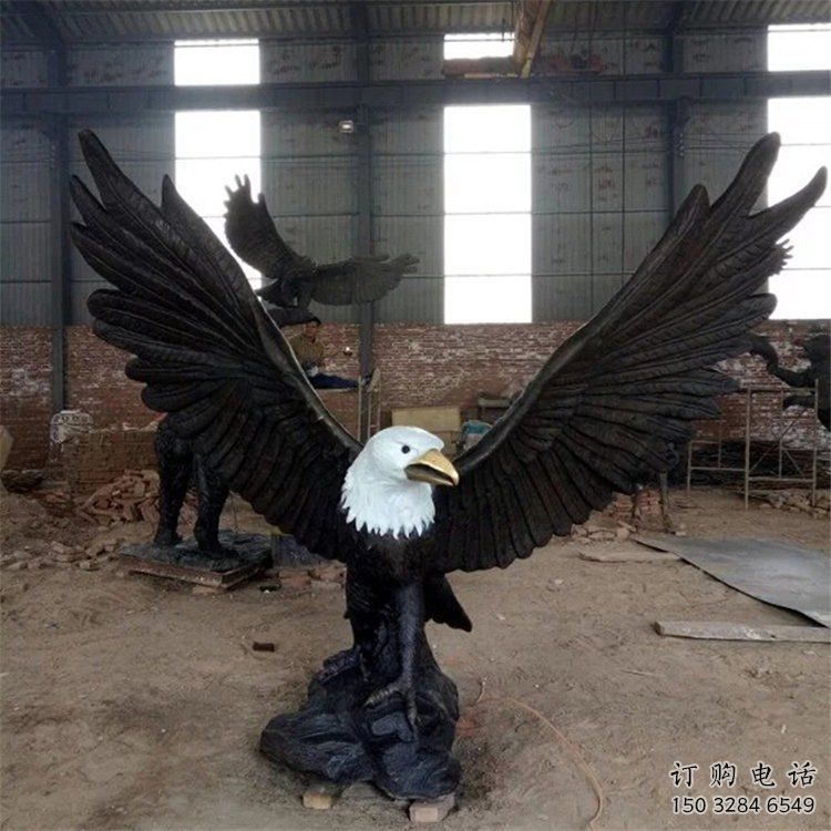 仿真雄鷹雕塑廠家 大型現代擺件 公園噴漆雄鷹雕塑