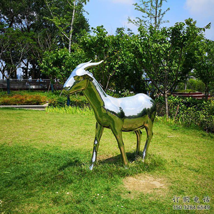 仿真羚羊雕塑廠家 大型創(chuàng)意擺件 公園鏡面羚羊雕塑