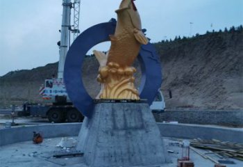 步行街鯉魚跳龍門雕塑廠家 大型現(xiàn)代創(chuàng)意擺件 