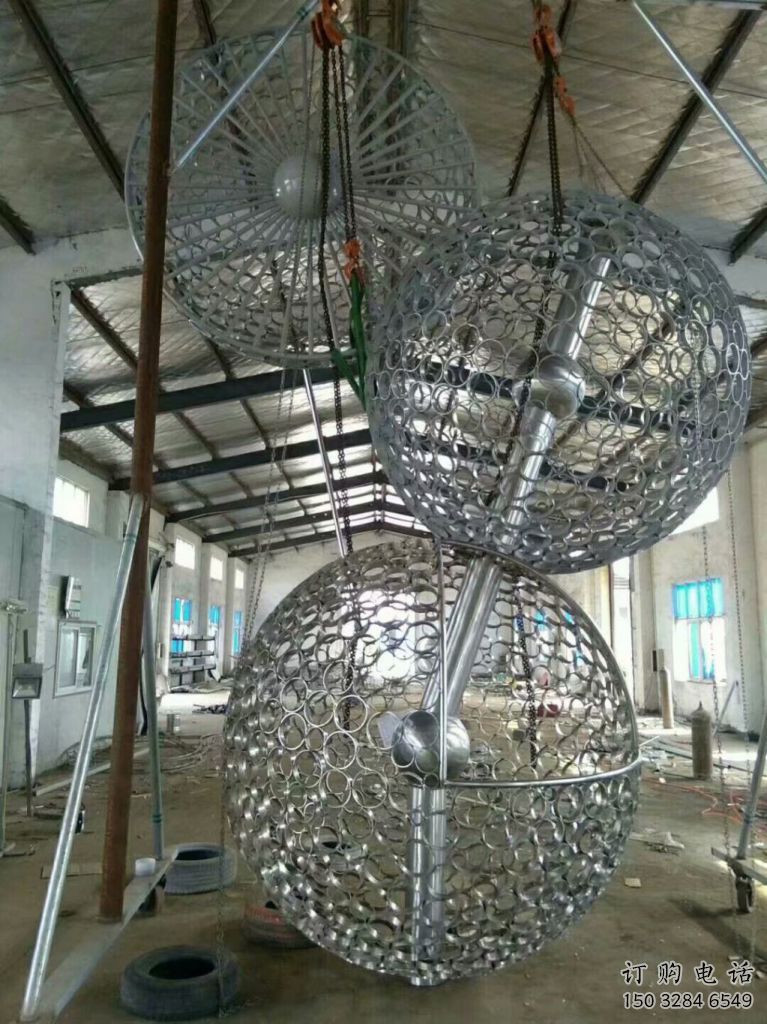 戶外球體雕塑廠家 噴漆鏤空小品 燈光不銹鋼球體雕塑