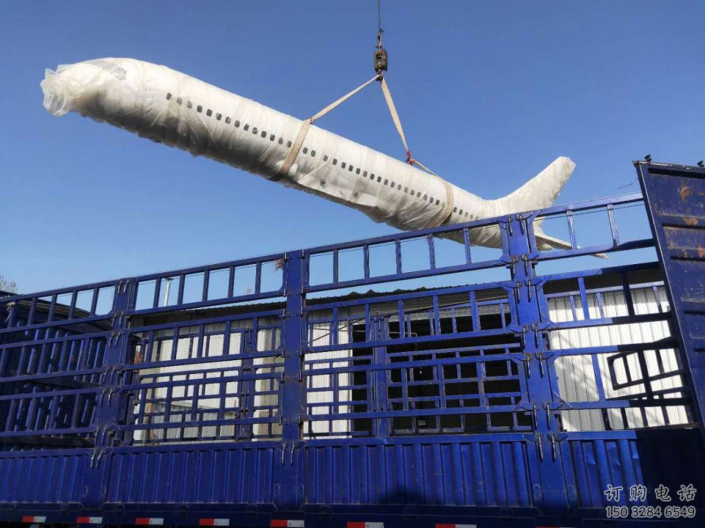 街頭飛機雕塑廠家 大型別墅區擺件 現代不銹鋼飛機雕塑制作
