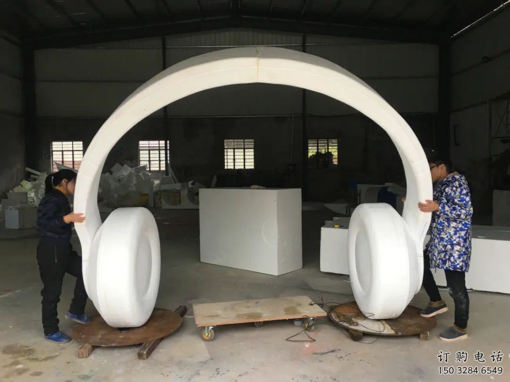 街道耳機(jī)雕塑廠家 抽象現(xiàn)代擺件 中式不銹鋼耳機(jī)雕塑廠