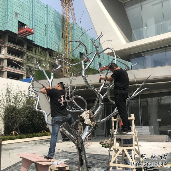 街道樹枝雕塑廠家 現(xiàn)代擺件 鏡面不銹鋼樹枝雕塑廠