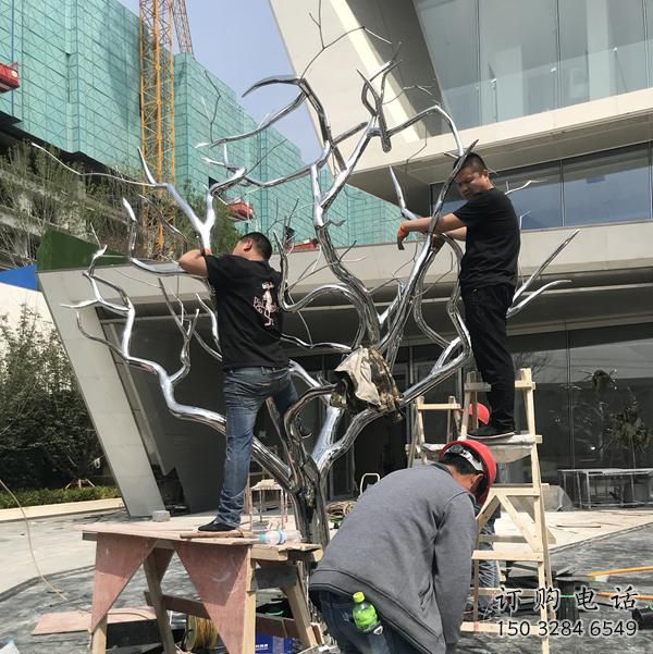 廣場(chǎng)樹(shù)干雕塑廠(chǎng)家 現(xiàn)代創(chuàng)意小品 戶(hù)外不銹鋼樹(shù)干雕塑廠(chǎng)