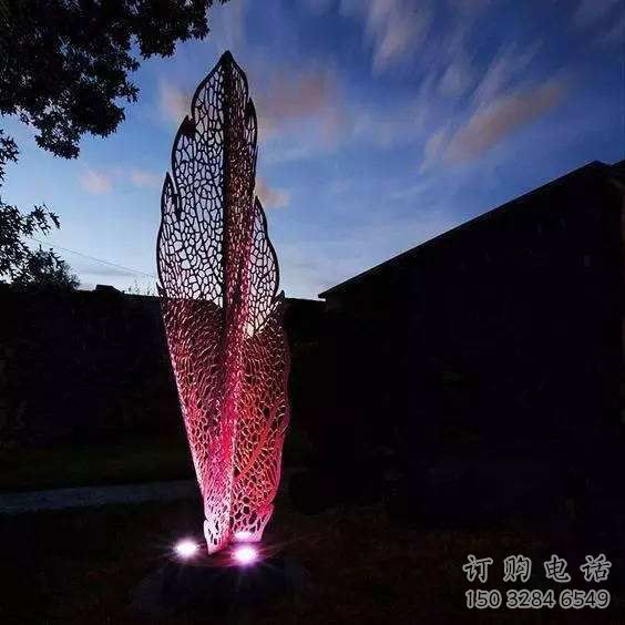 異形芭蕉葉雕塑廠家 現代公園小品 鏤空不銹鋼芭蕉葉雕塑工廠