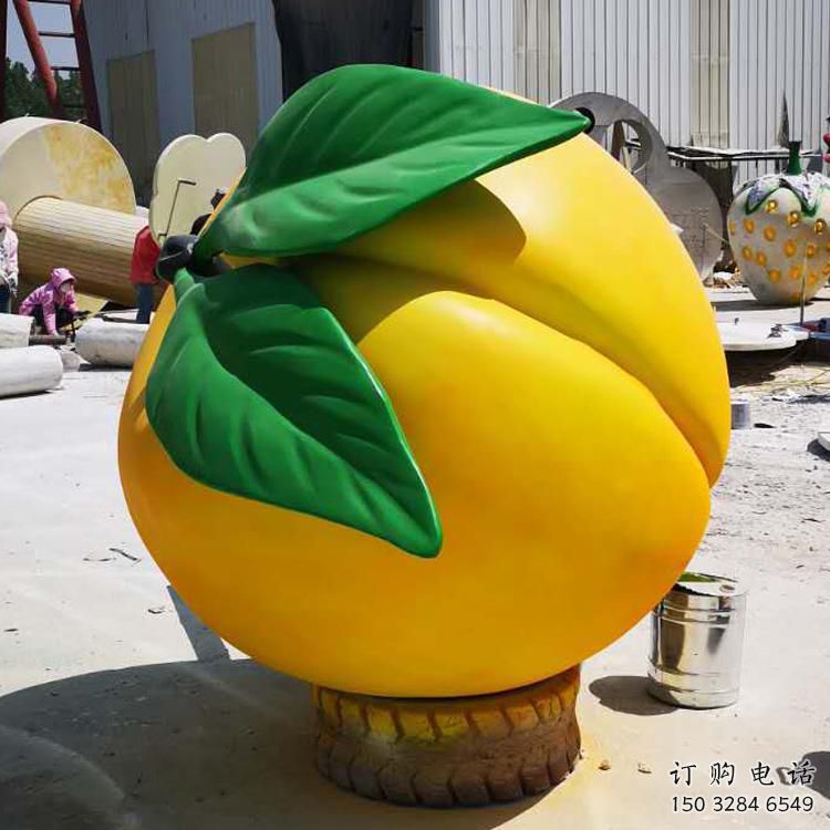 廣場桃子雕塑廠家 創(chuàng)意小品 彩繪桃子雕塑廠