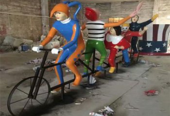 街頭騎車人雕塑廠家 大型別墅區擺件 彩繪不銹鋼騎車人雕塑