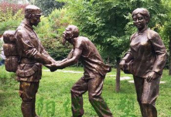 草地?fù)碥姷袼軓S家 現(xiàn)代公園小品 大型擁軍雕塑擺件