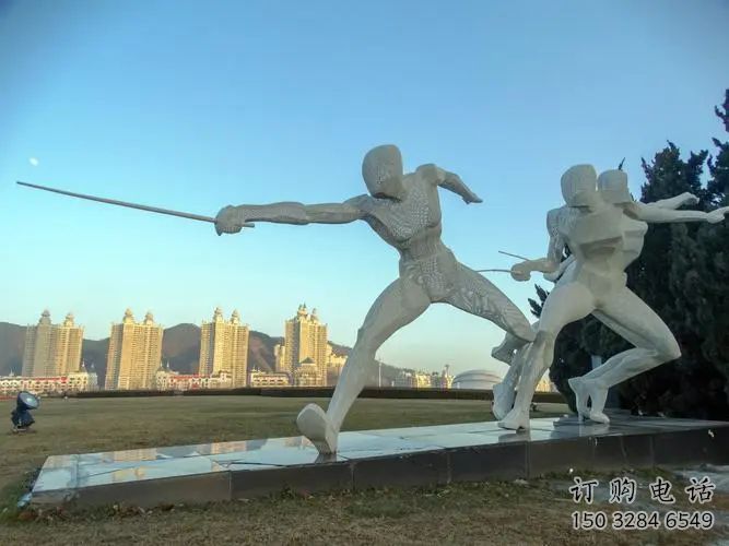 現(xiàn)代擊劍雕塑廠家 大型擺件  現(xiàn)代創(chuàng)意不銹鋼擊劍雕塑小品