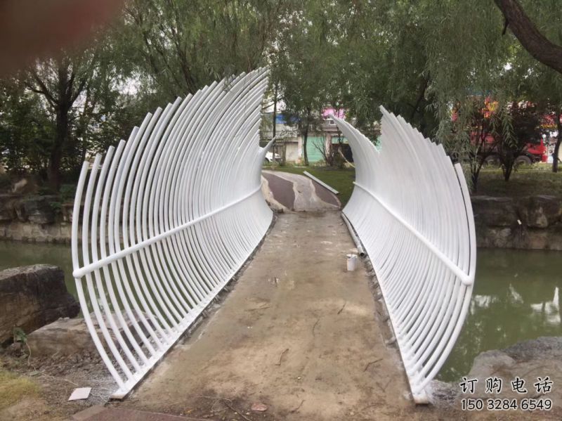 鋼管大門雕塑