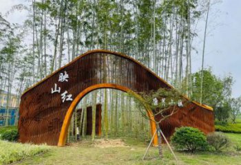鏤空大門雕塑，耐候鋼鏤空結構，景觀美陳裝飾