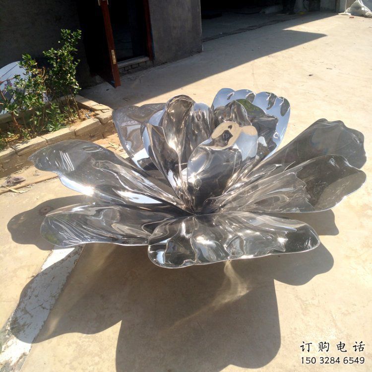 荷花雕塑選定，美陳雕塑，現(xiàn)代鏡面荷花雕塑優(yōu)選