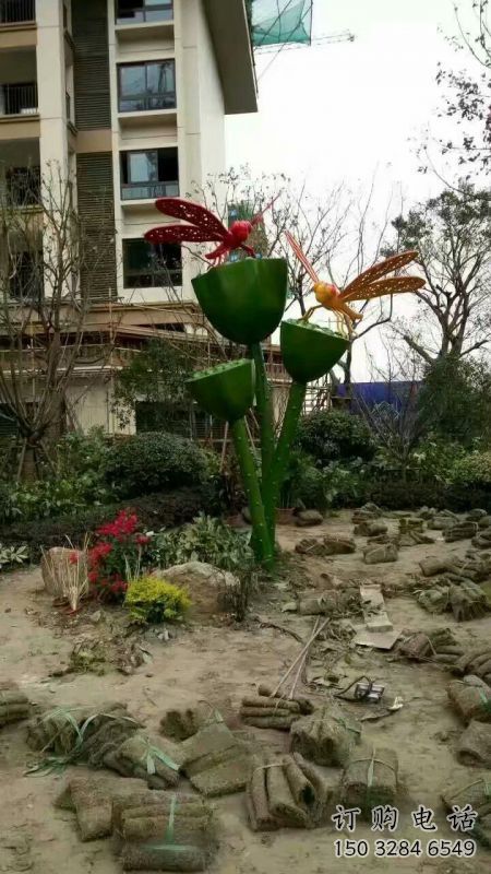 廣場蓮藕雕塑