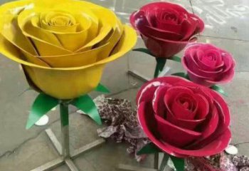 月季雕塑制造，城區(qū)小品，烤漆月季花朵雕塑提供