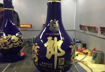 城市瓶子雕塑