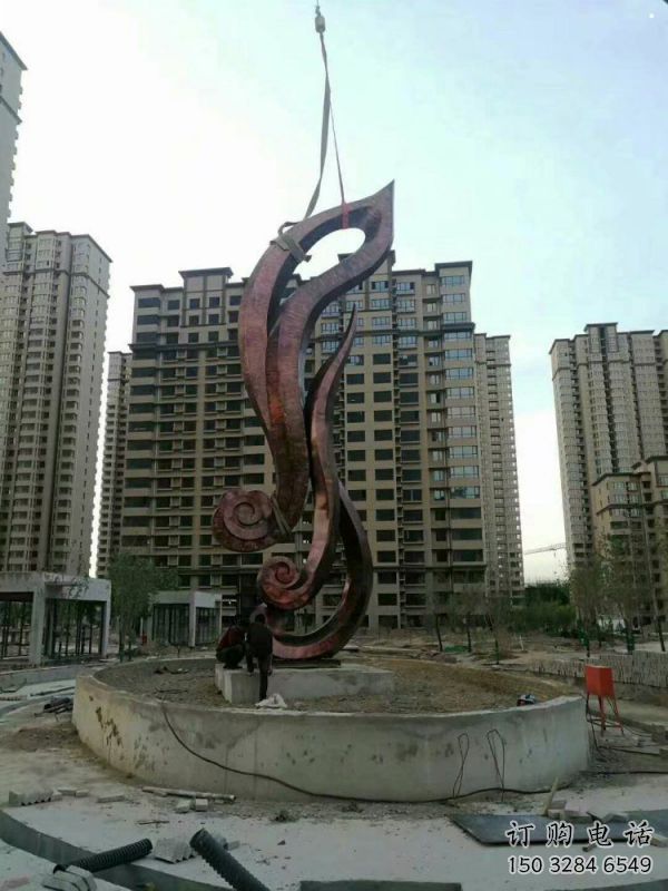 鏡面樹葉雕塑