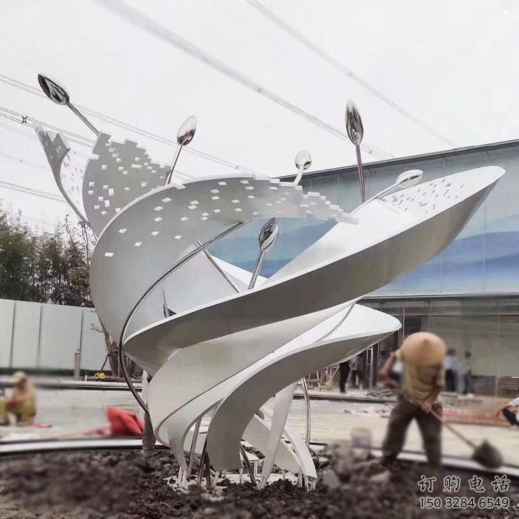 樹(shù)葉雕塑優(yōu)選，陸地?cái)[件，不銹鋼樹(shù)葉雕塑制作廠家