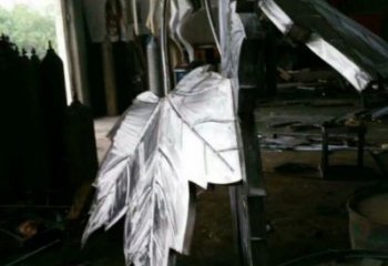 楓葉雕塑供應，花園小品，不銹鋼仿真楓葉雕塑廠家