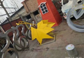 楓葉雕塑通用，街景小品，烤漆楓葉雕塑制造廠家