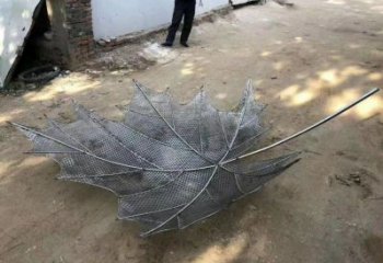 鏤空楓葉雕塑供需，彩鋼制作，大型鐵藝楓葉雕塑公司