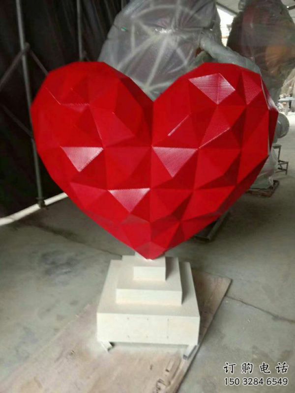 棱面心形球雕塑廠家,切面烤漆工藝,戶外景觀擺件
