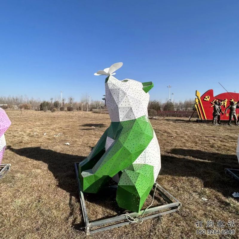 彩繪熊貓雕塑通用，花園小品，廣場(chǎng)切面熊貓雕塑優(yōu)價(jià)