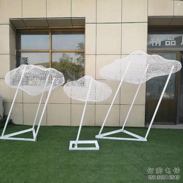 云梯雕塑