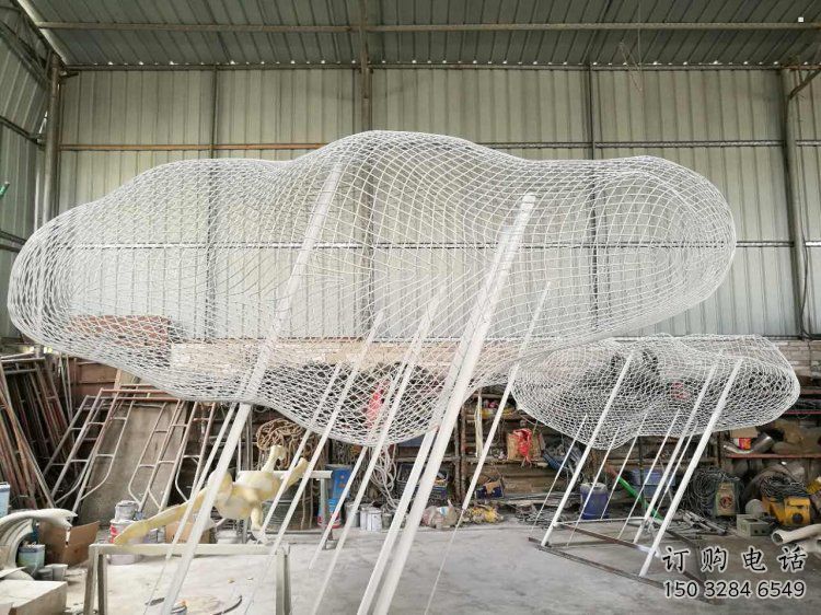 鏤空云朵雕塑，編織工藝制作，金屬景觀雕塑