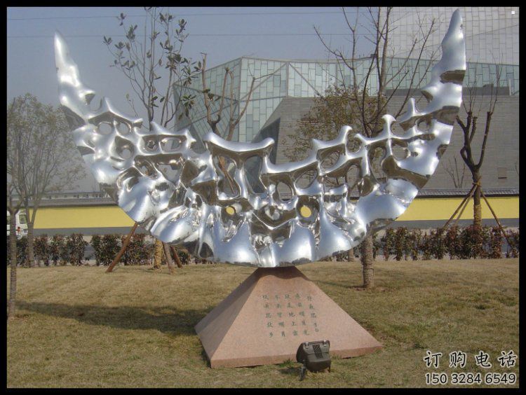 操場月亮船雕塑，鏤空景觀雕塑，噴砂制造