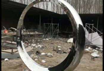 月牙雕塑選用，小區(qū)擺件，大型鏤空月牙雕塑公司