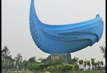 月牙雕塑