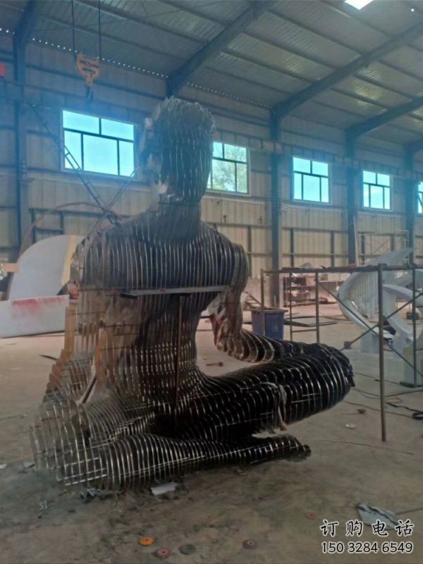 鏤空編織人物雕塑制造，白鋼構(gòu)件，鐵藝人物雕塑提供