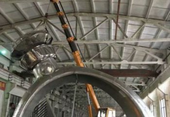 廣場戒指雕塑