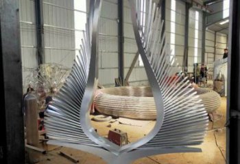 步行街翅膀雕塑，鍛造景觀雕塑，鏤空方式