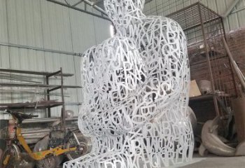 梅州大型鏤空人物雕塑常用，戶外擺放，鐵藝字母人物雕塑展示