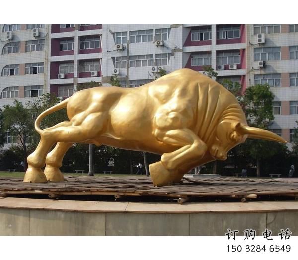 牡丹江風(fēng)景區(qū)開荒牛雕塑