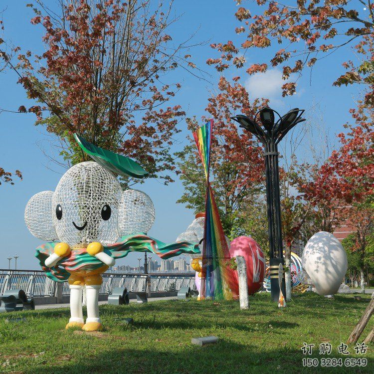 海西戶外鏤空卡通雕塑供應(yīng)，花園小品，鐵藝卡通雕塑展品