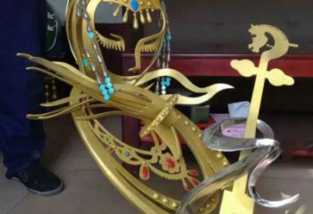 西湖公園臉譜雕塑