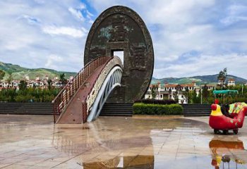 渭南步行街古幣雕塑