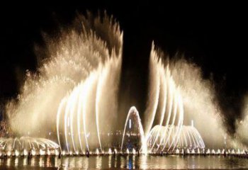 樂山水景程控噴泉雕塑，高噴循環噴水方式設計制作