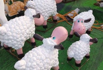 江北小區(qū)小羊雕塑，彩繪動(dòng)物雕塑，抽象效果